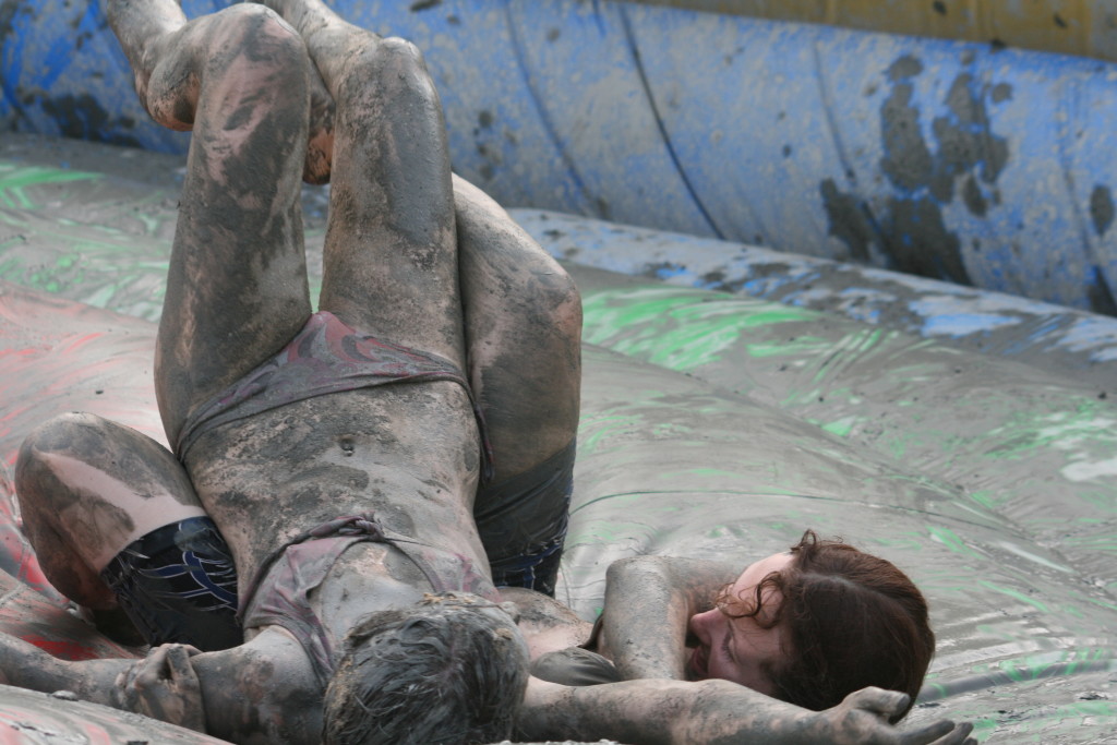 _Fighting__girls_at_the_Mud_Fest_2008