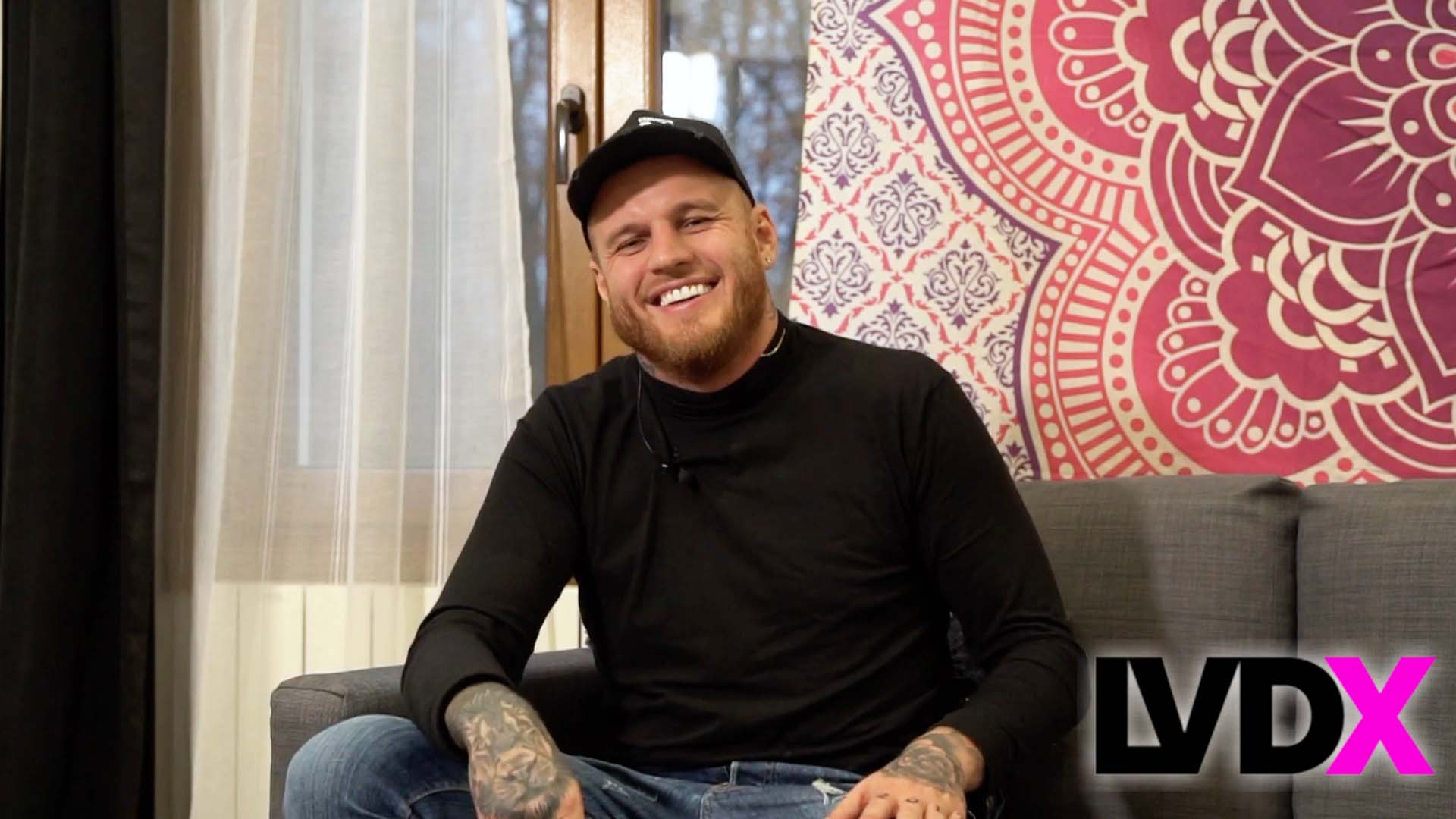 Vidéo 249] Le background de Charles V – La Voix du X