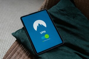 Un téléphone affichant un VPN