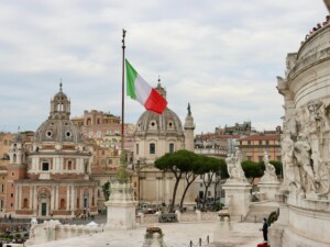 Place d'Italie avec un drapeau italien